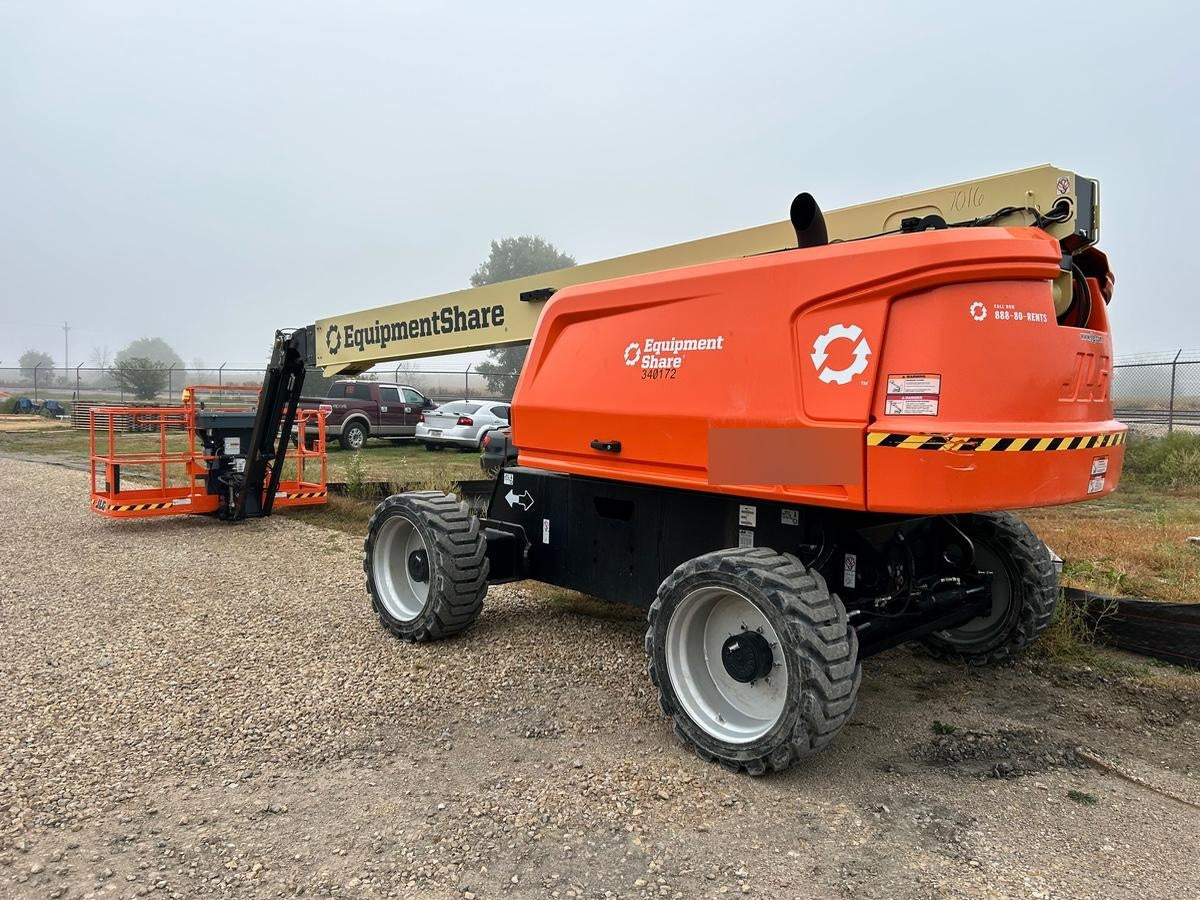 2023 JLG 660SJ