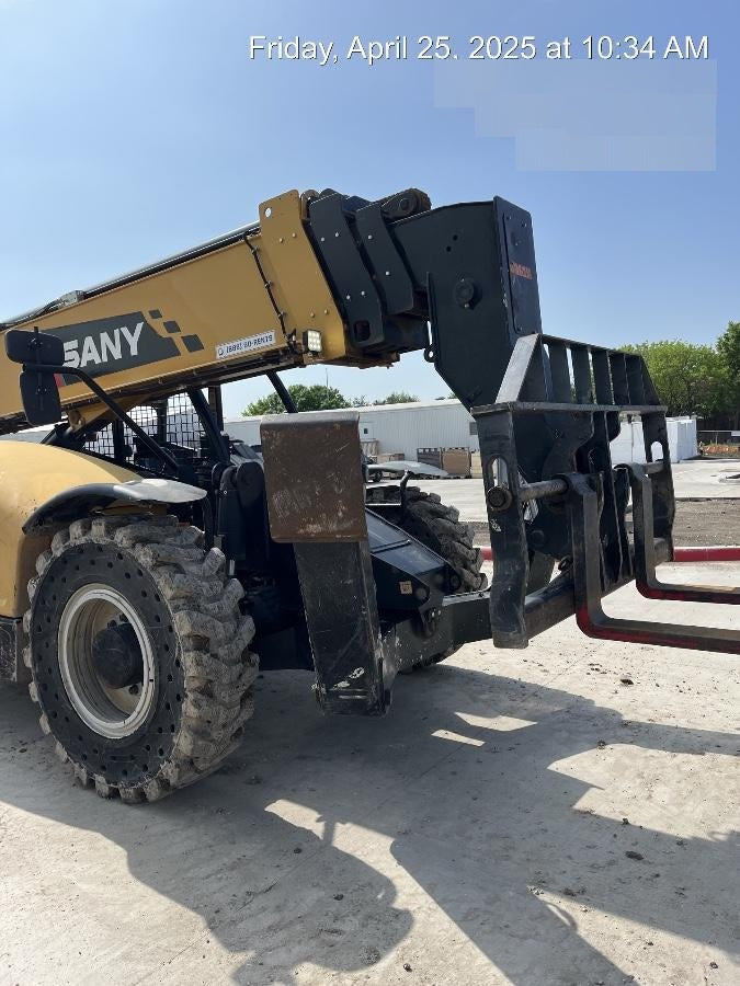 2021 SANY STH1056