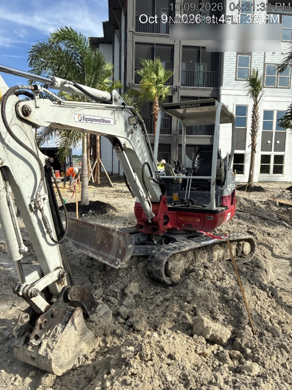 2022 TAKEUCHI TB235-2R