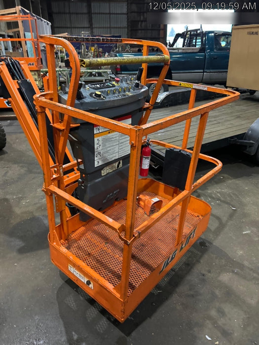 2019 JLG E300AJP
