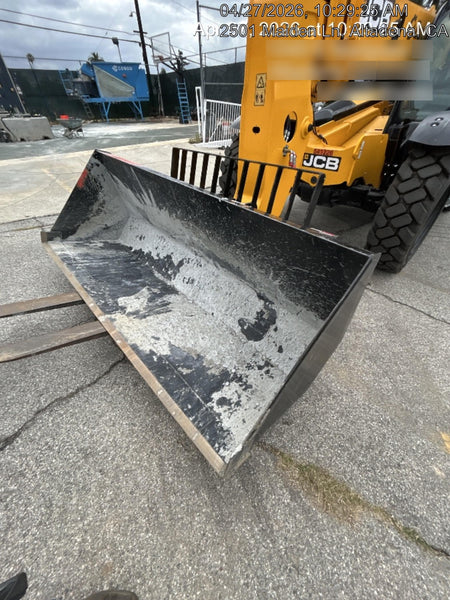 2025 JLG 1001100823