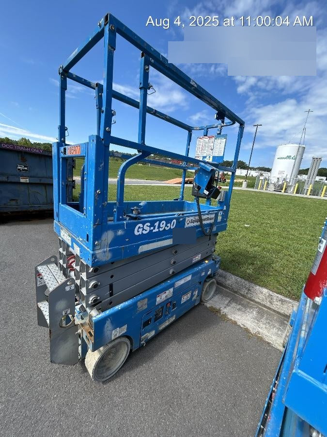 2020 Genie GS-1930 Solid Non Marking Tires, Beacon, Folding rails with half height swing gate