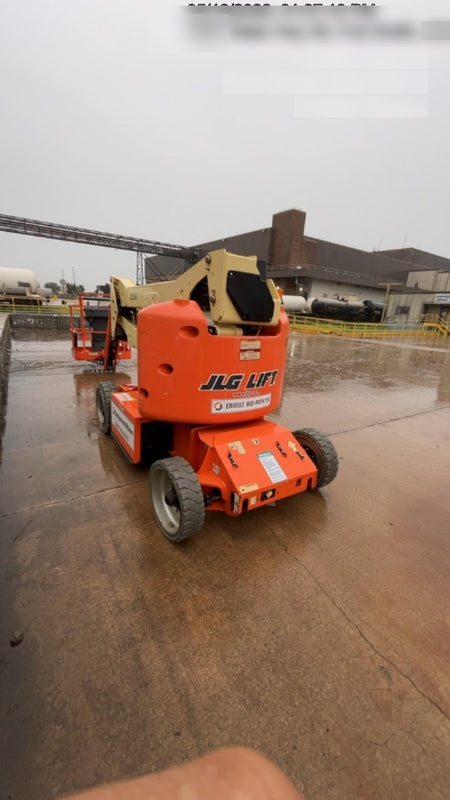 2019 JLG E400AJPN