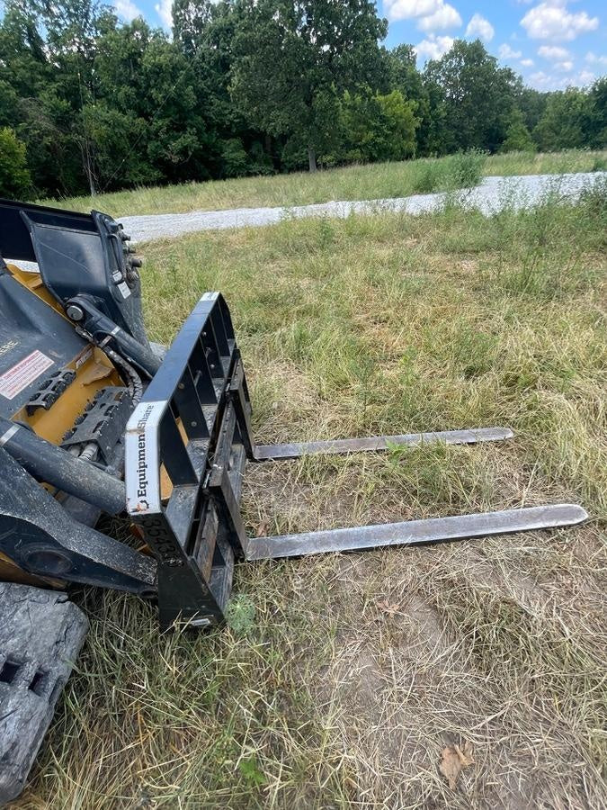 2023 CASE 48" Pallet Forks - Wheel Loader