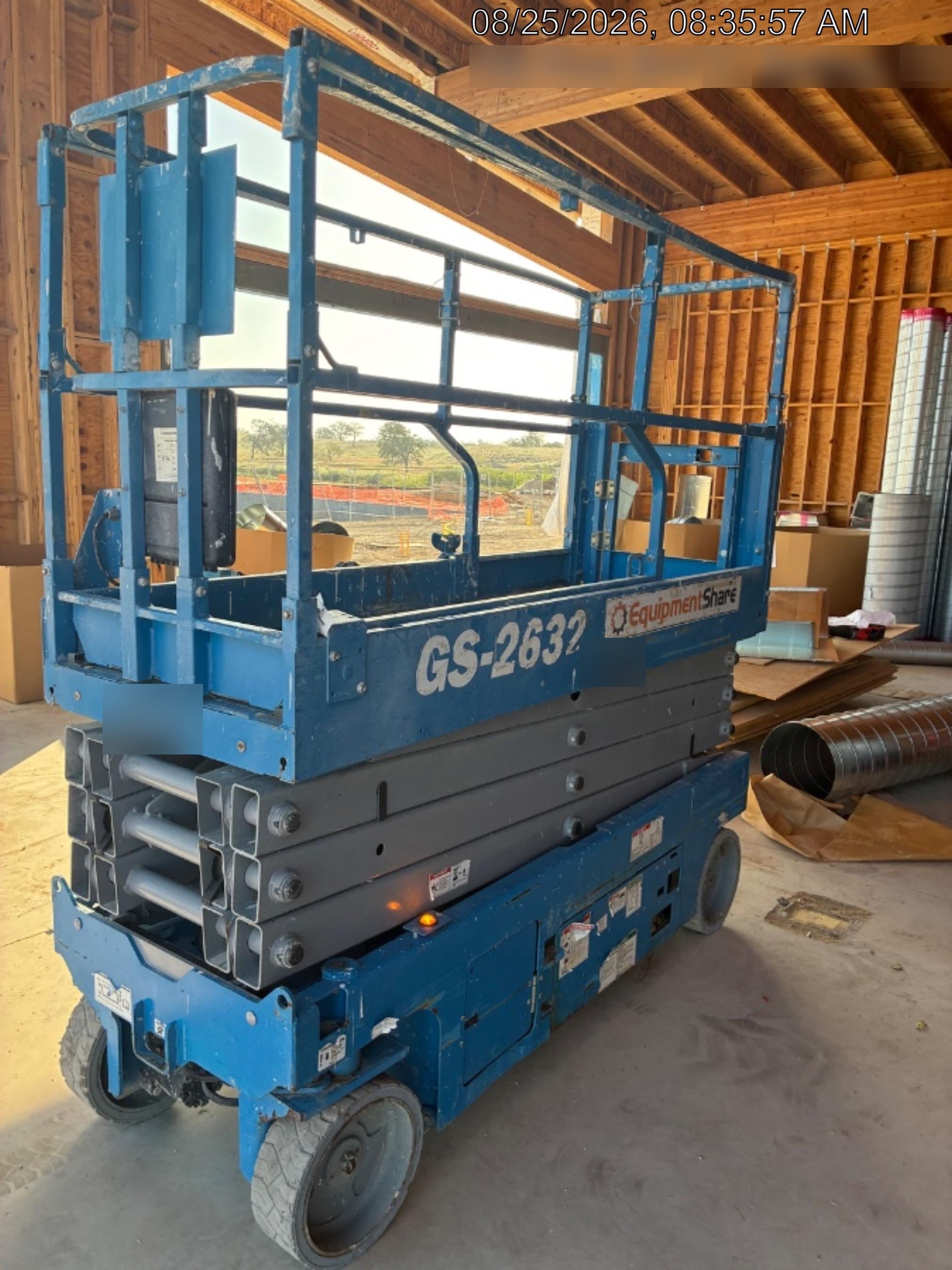 2019 Genie GS-2632 Folding rails with half height swing gate