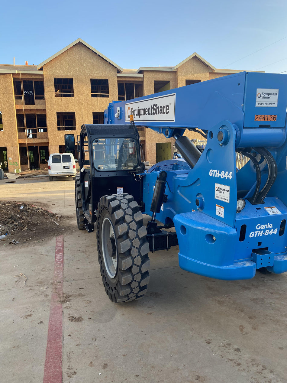 2022 GENIE GTH-844