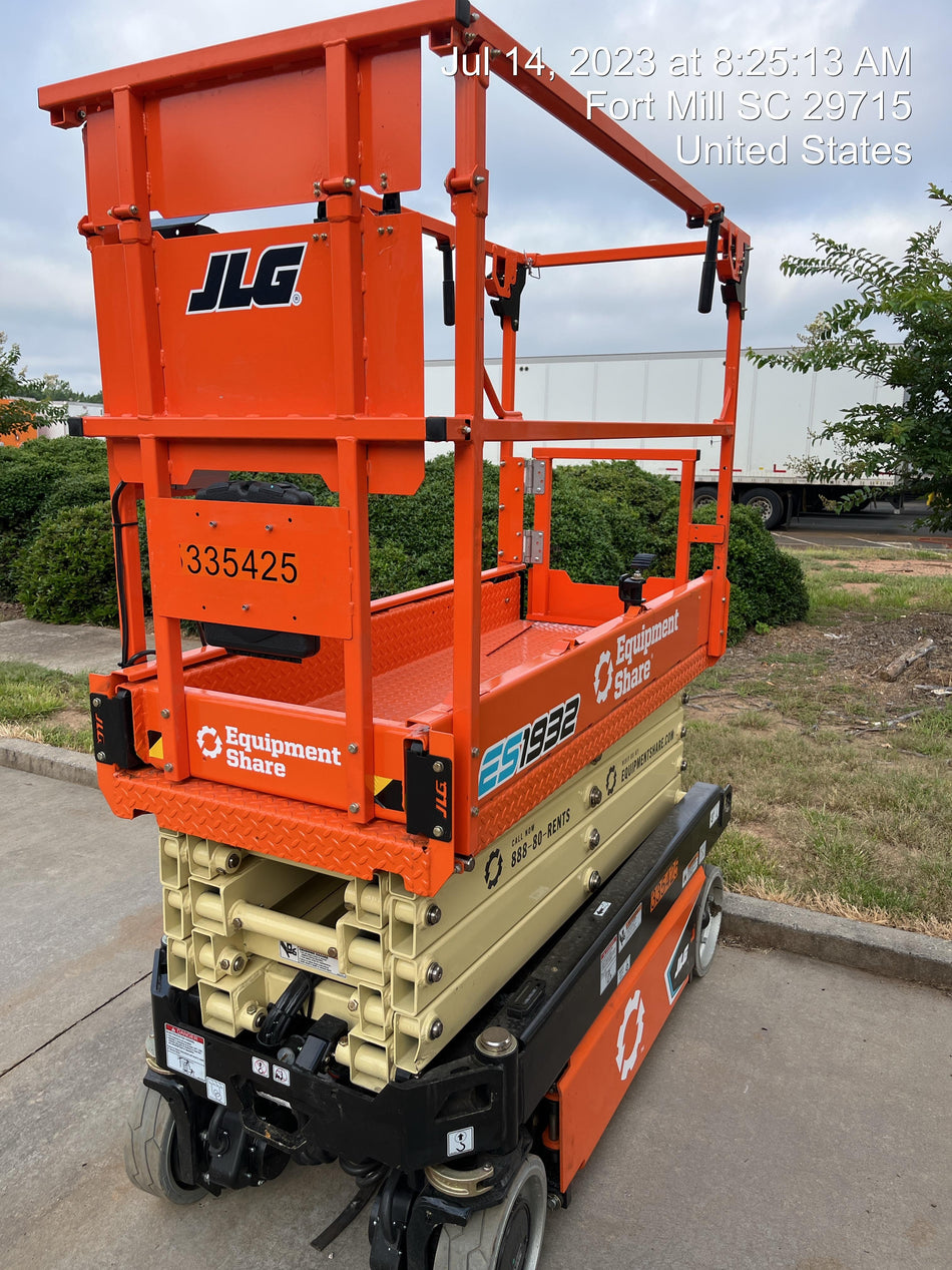 2023 JLG ES1932