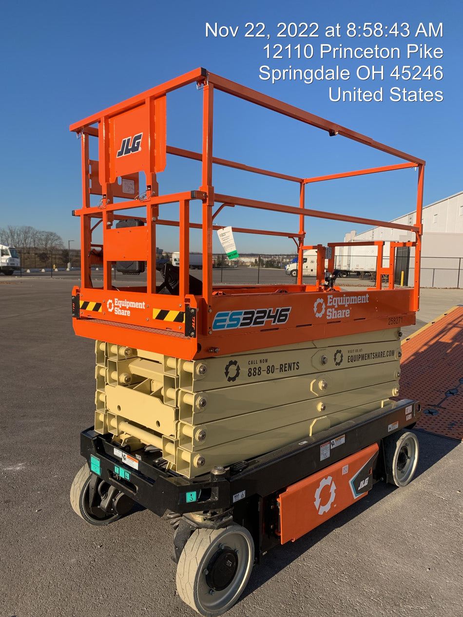 2022 JLG ES3246