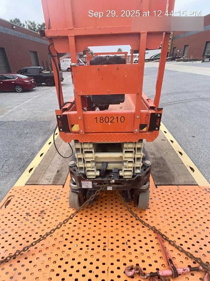 2021 JLG ES1932