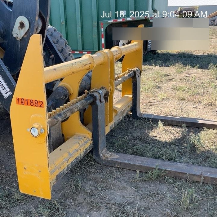 2020 JOHN DEERE 96" Loader Fork Carriage - John Deere