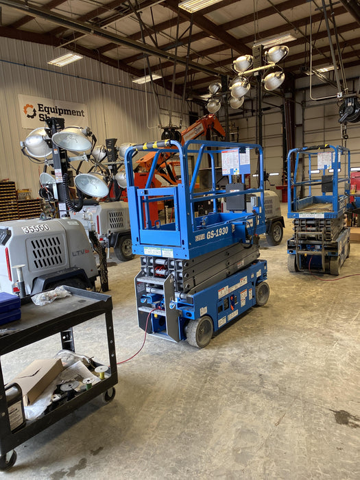 2020 Genie GS-1930 Solid Non Marking Tires, Beacon, Folding rails with half height swing gate