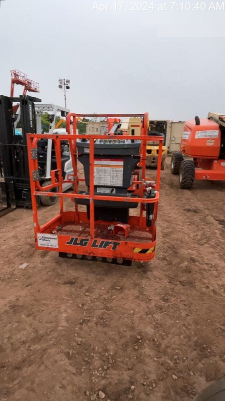 2022 JLG E300AJP