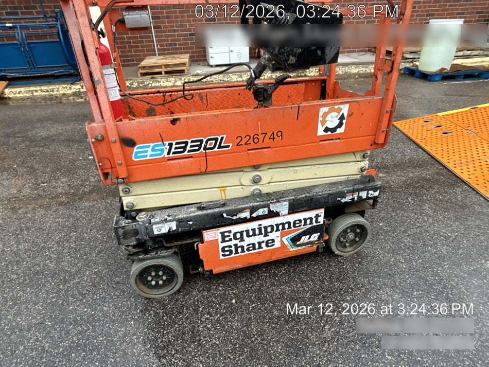 2022 JLG ES1330L