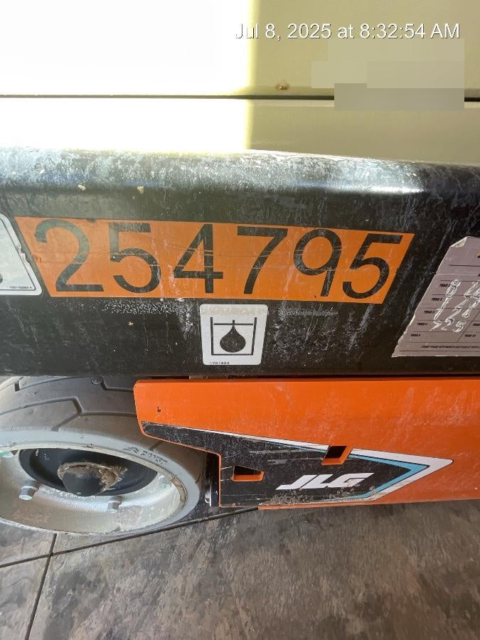2022 JLG ES1932