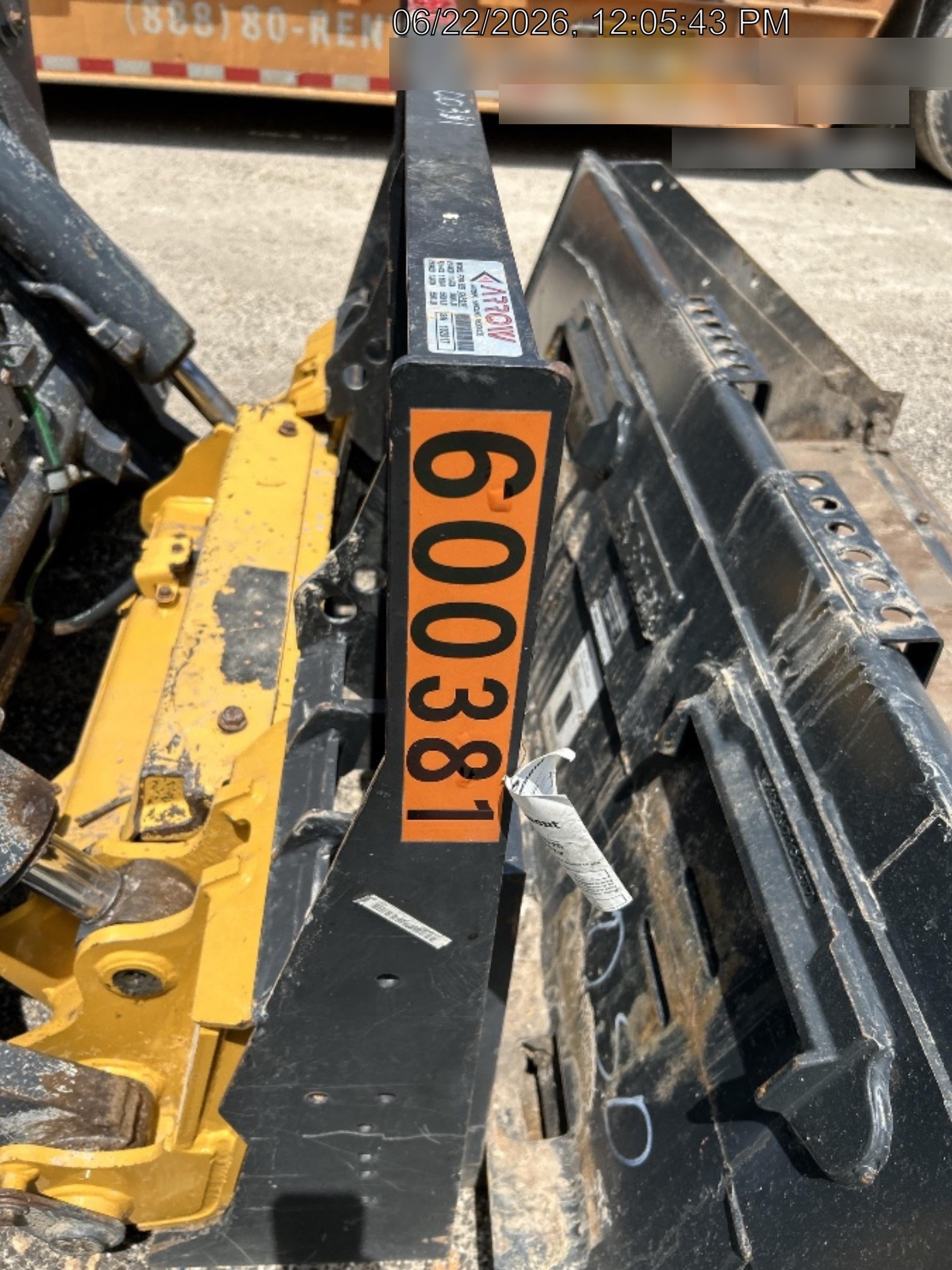 2025 ARROW MATERIAL HANDLING 24" Pallet Fork Frame