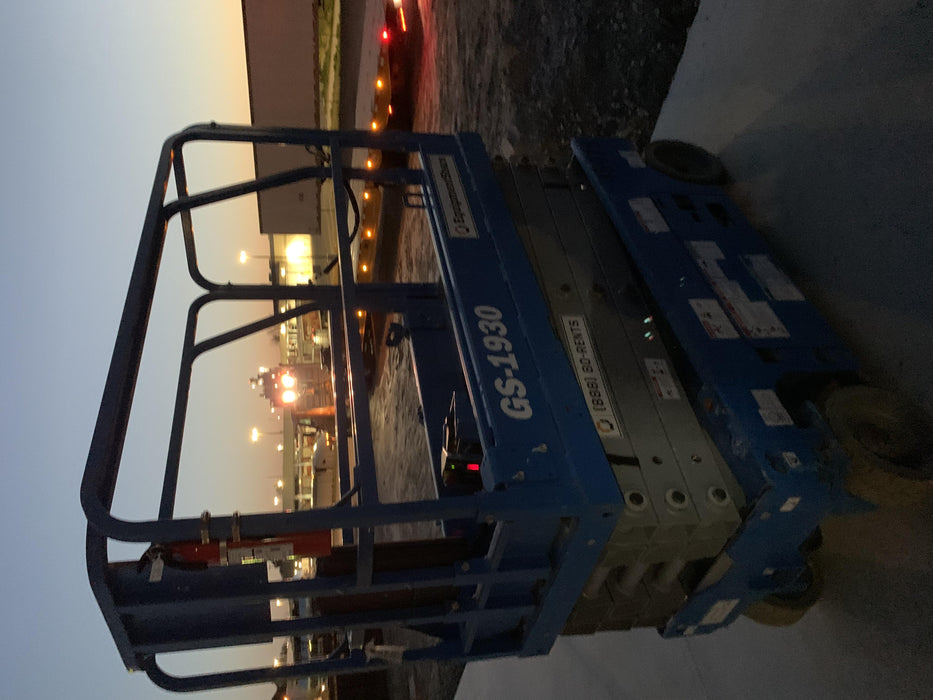 2019 Genie GS-1930 Fixed rails with chain Entry