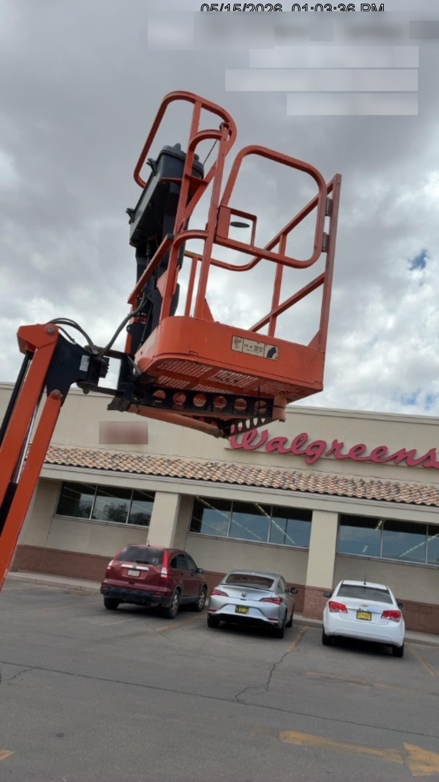 2020 JLG E300AJP
