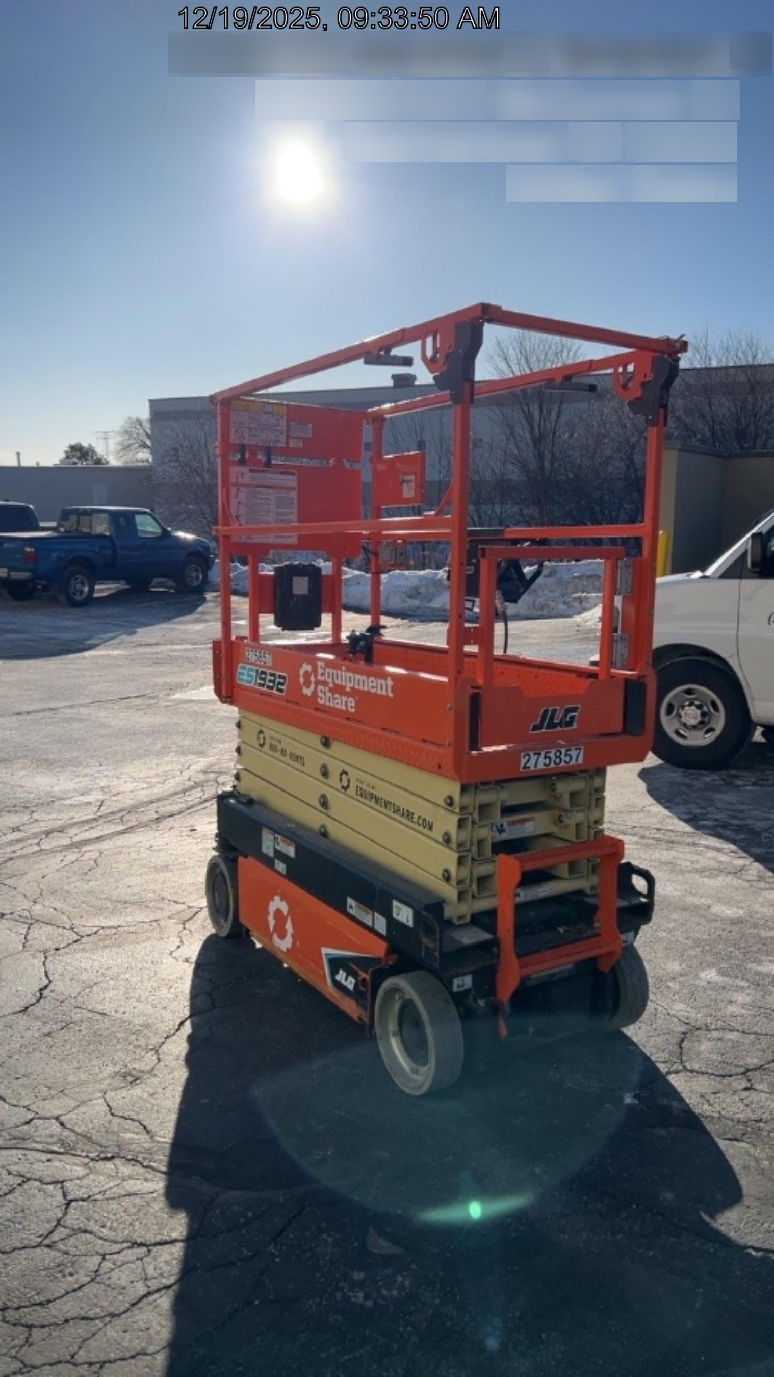 2022 JLG ES1932