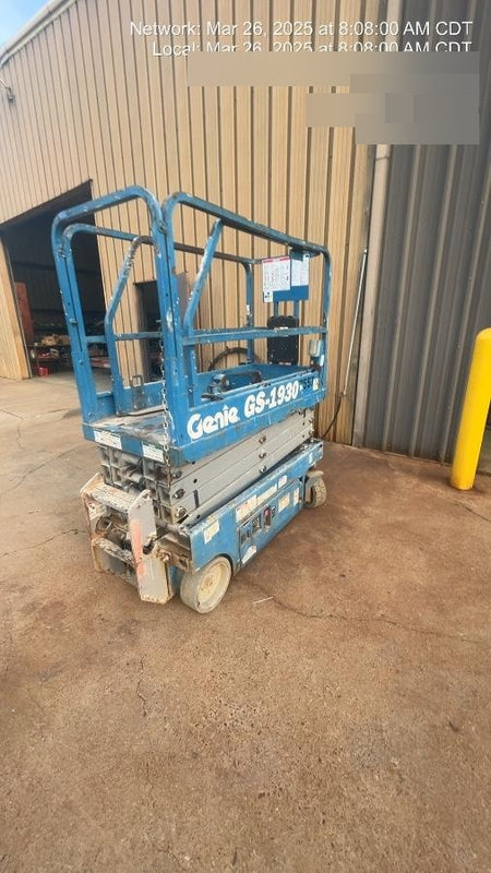 2017 Genie GS-1930 Genie GS-1930 Lift w/Fixed Rail and Chain Entry
