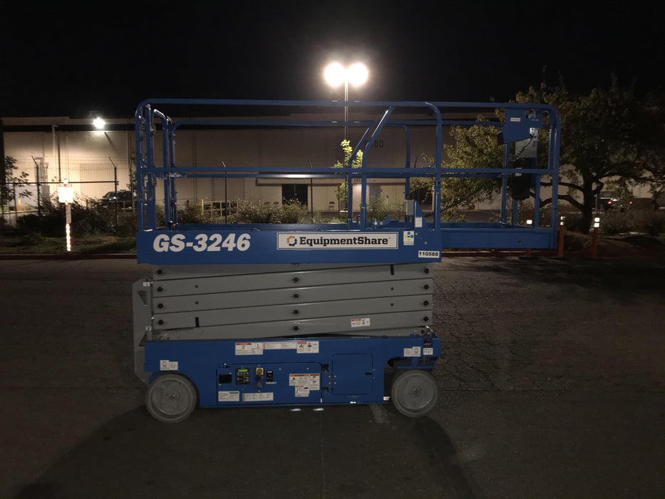 2020 Genie GS-3246 Standard, Folding full height swing gate, 800W Inverter