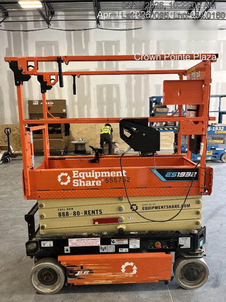 2025 JLG ES1932