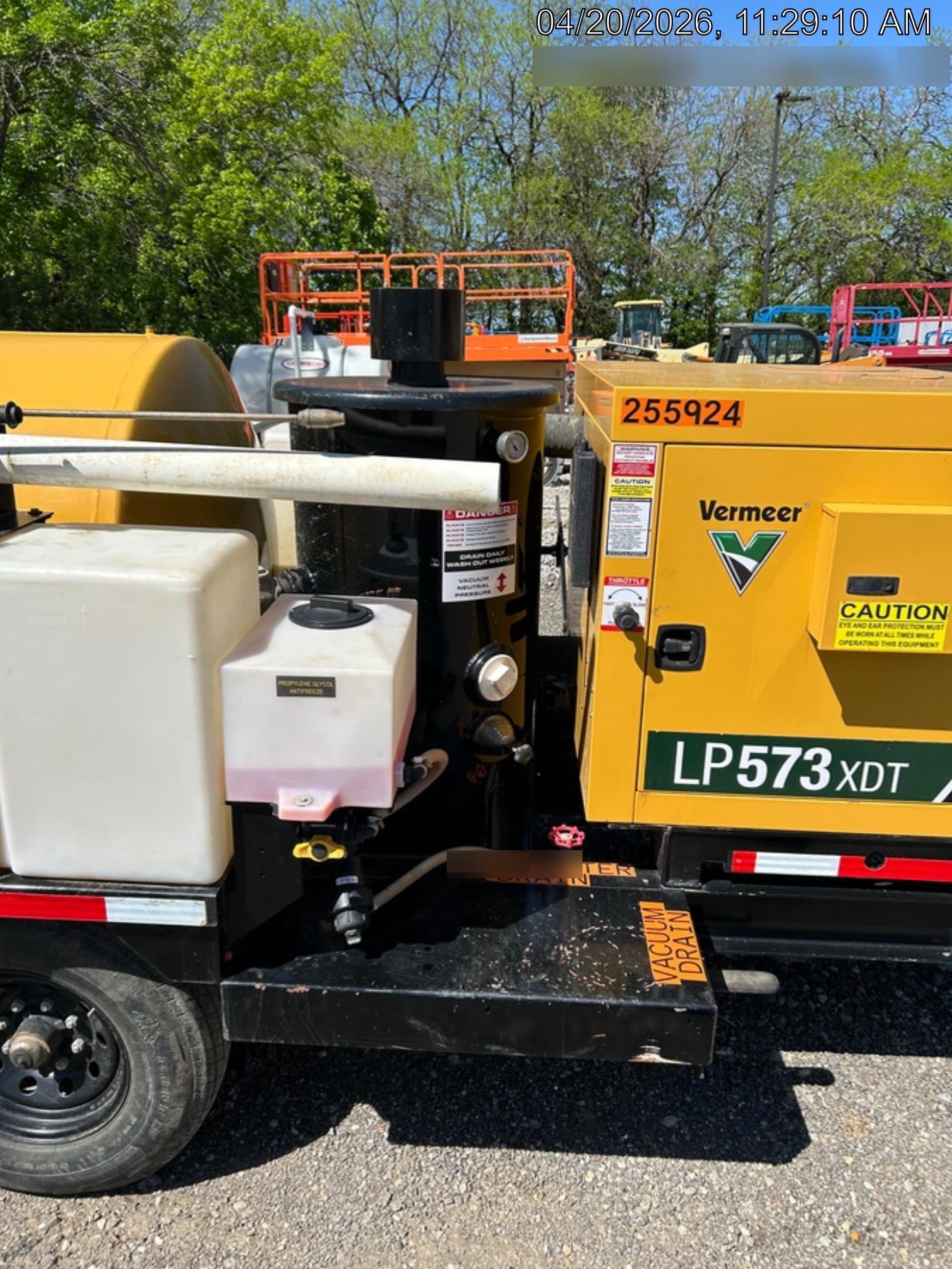 2022 VAC-TRON LP573XDT