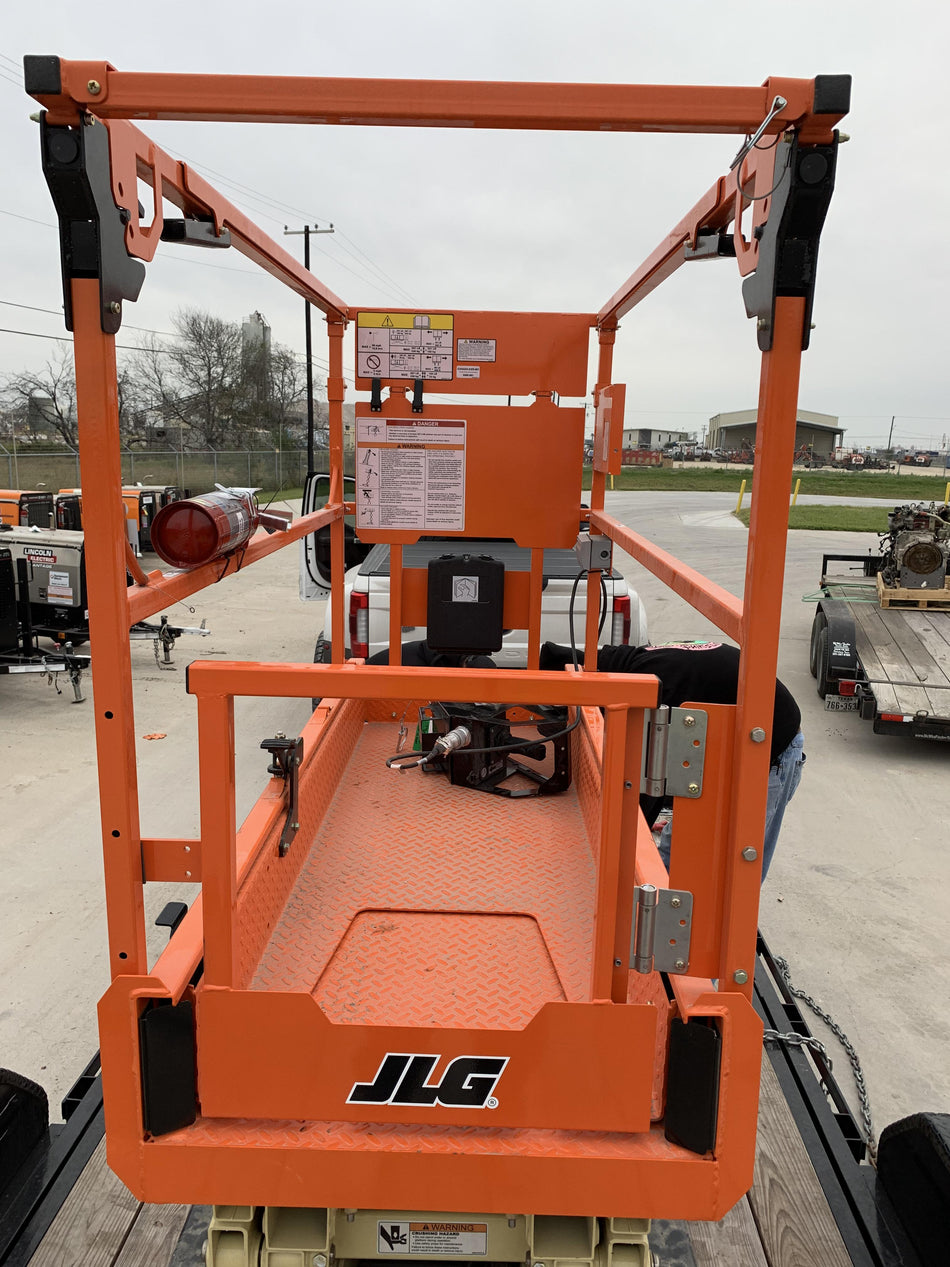 2021 JLG ES1932