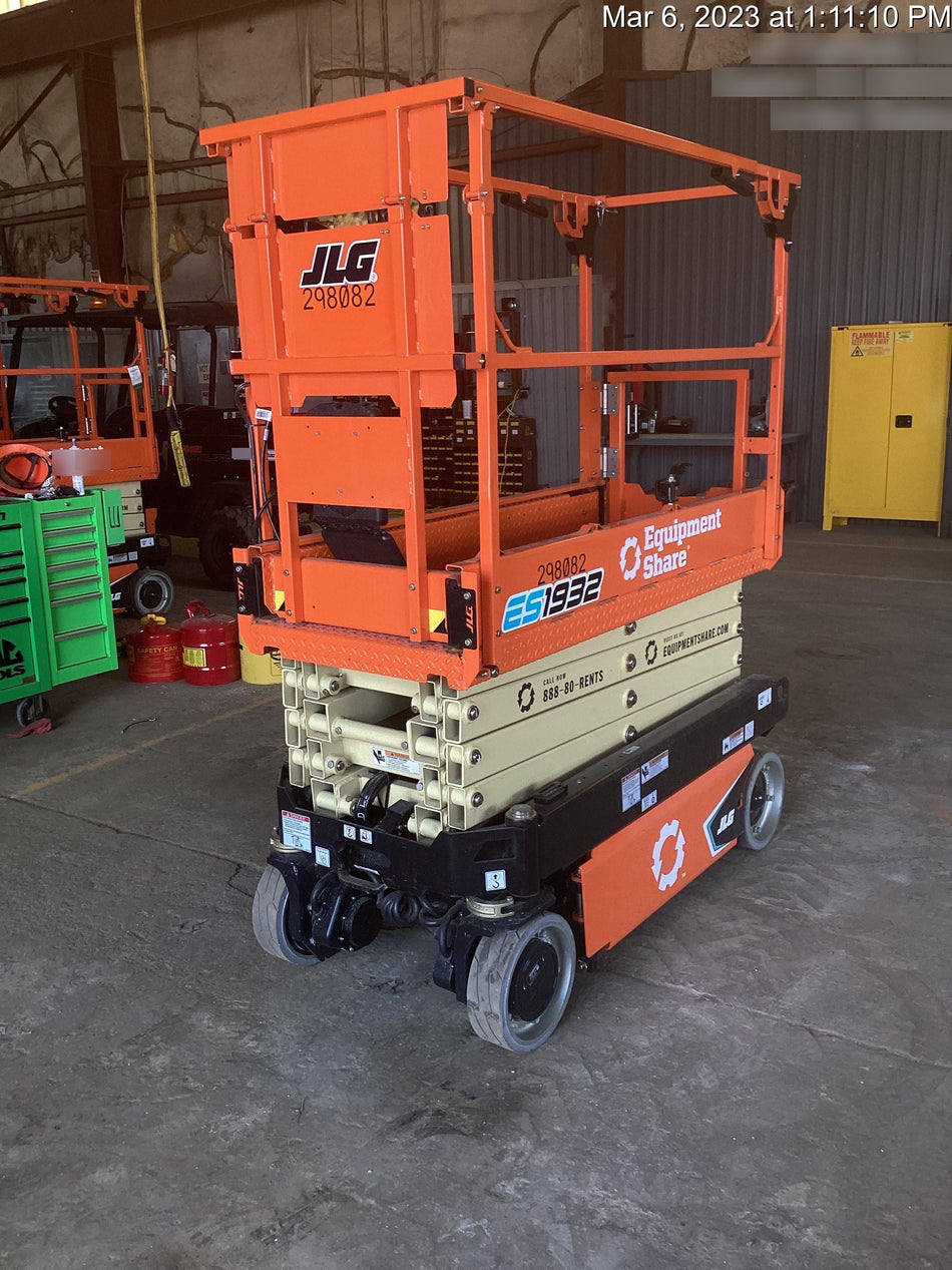 2023 JLG ES1932
