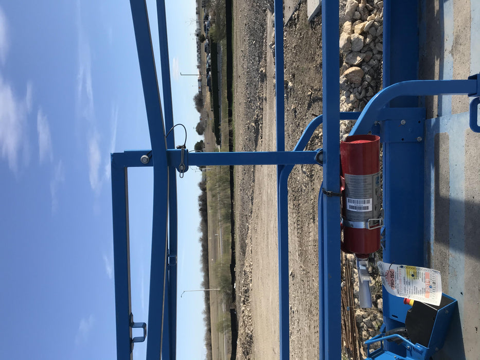 2019 Genie GS-2632 Folding rails with half height swing gate