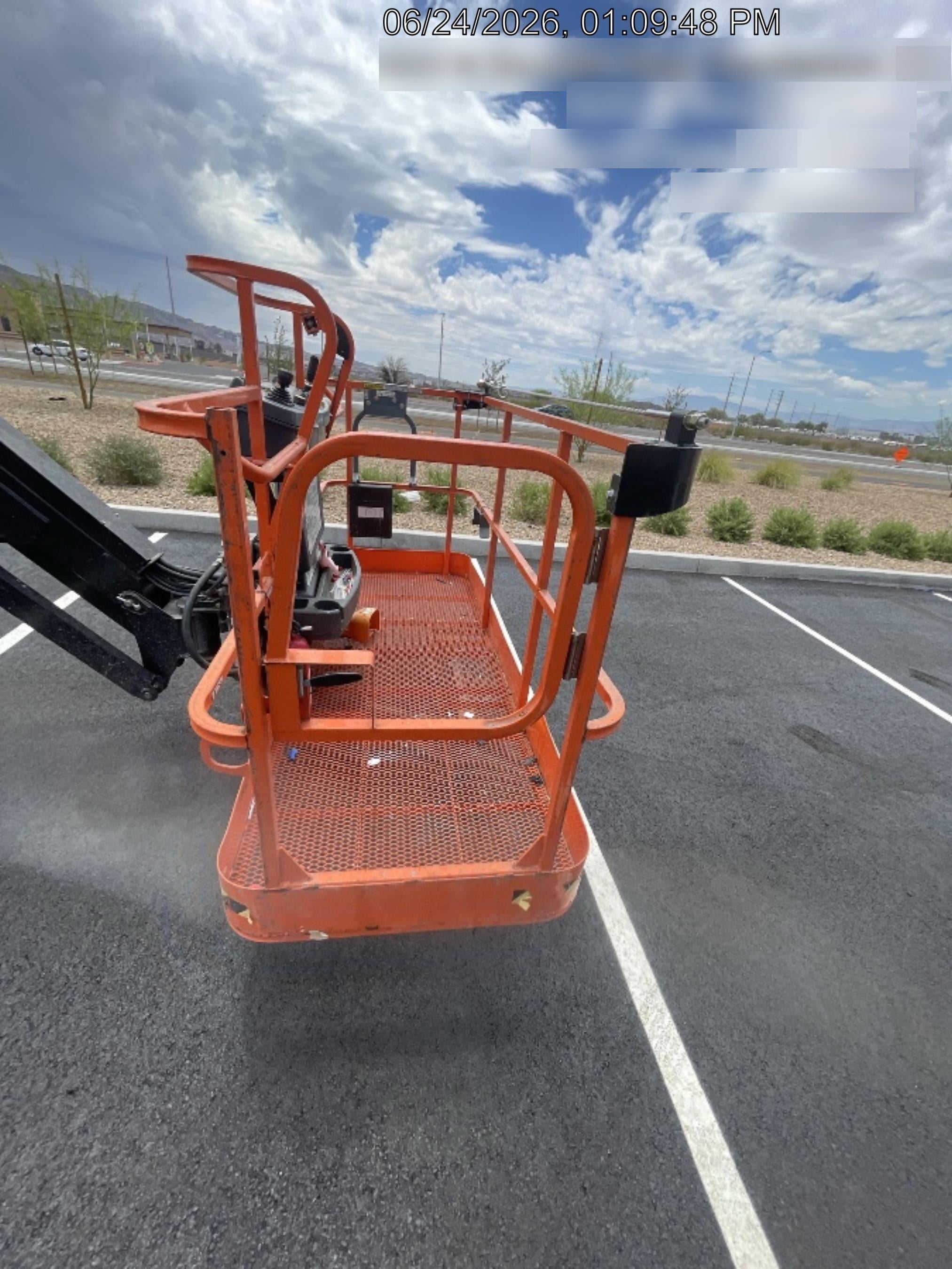 2025 JLG 660SJ