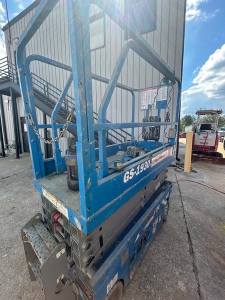 2019 Genie GS-1930 Fixed Rails with Chain Entry