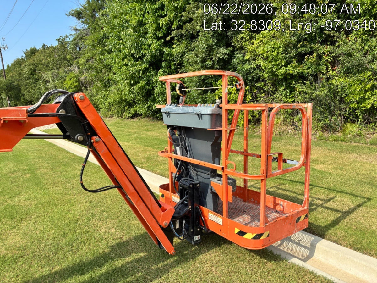 2022 JLG E450AJ