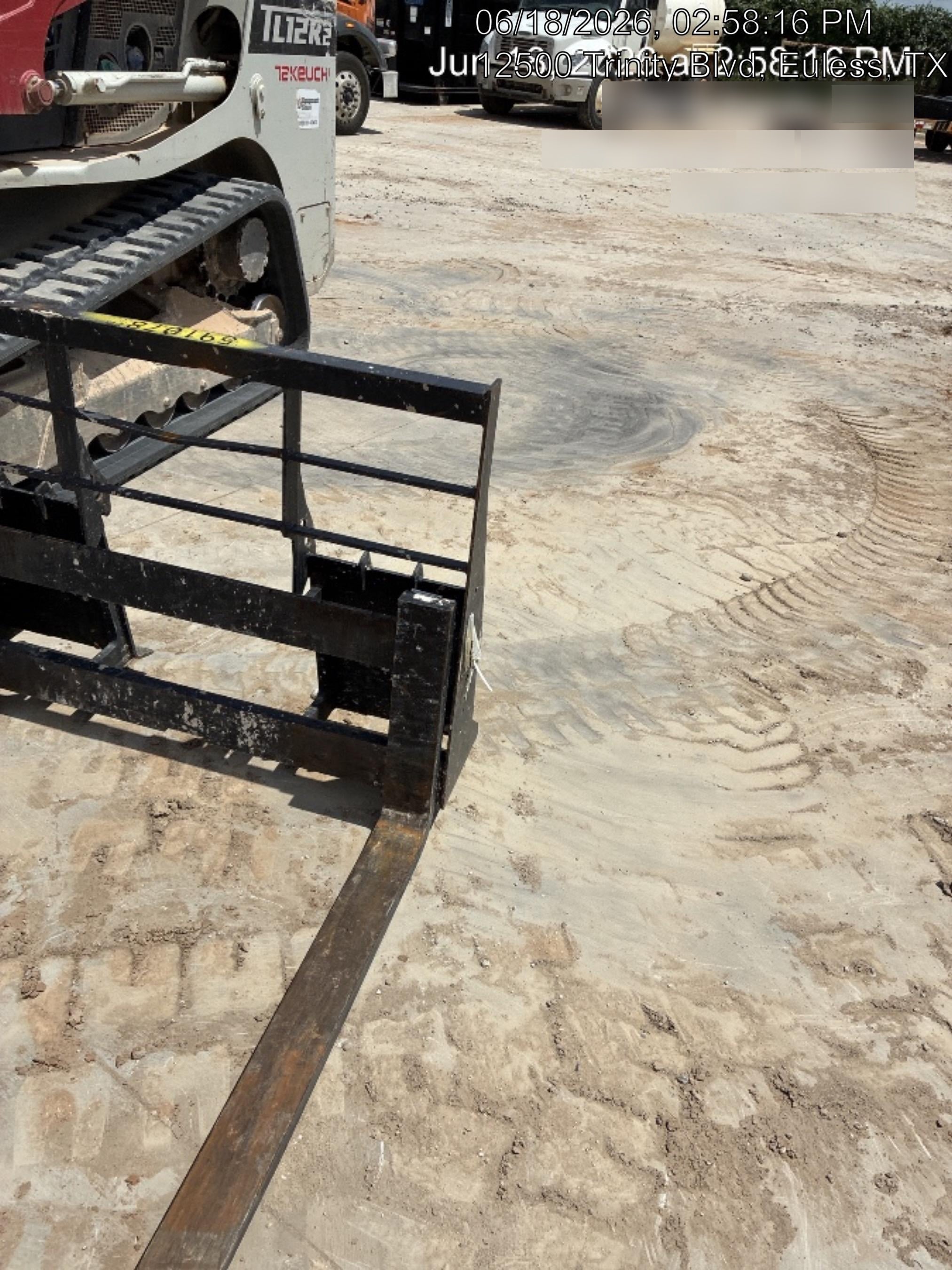 2025 ARROW MATERIAL HANDLING 48" Pallet Forks - Arrow