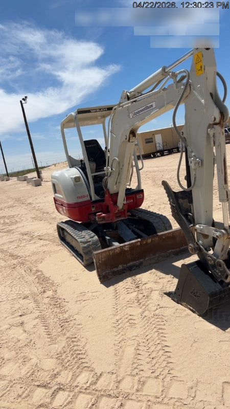 2022 TAKEUCHI TB235-2R