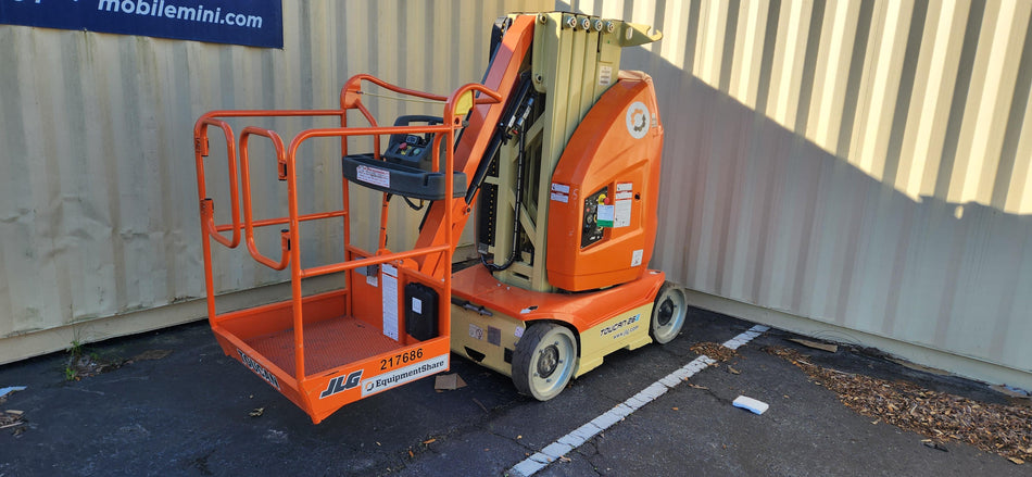 2022 JLG 26E