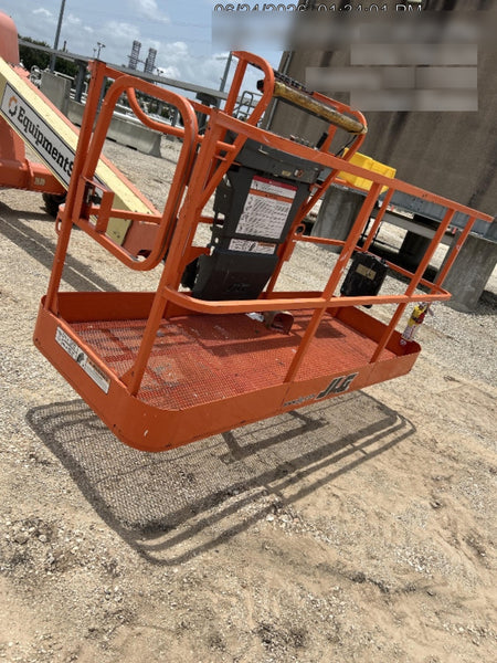 2019 JLG 400S