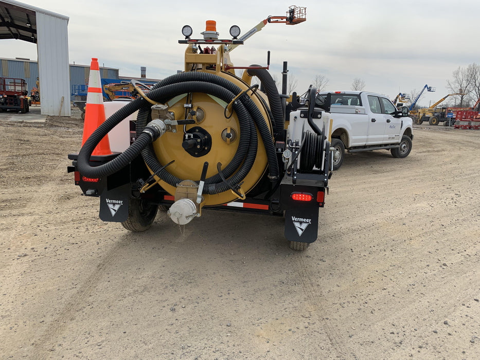 2021 Vac-Tron LP573XDT T4 Koehler Diesel Engine, 500 Gallon Debris Tank, x2 100 Gallon Water Tanks