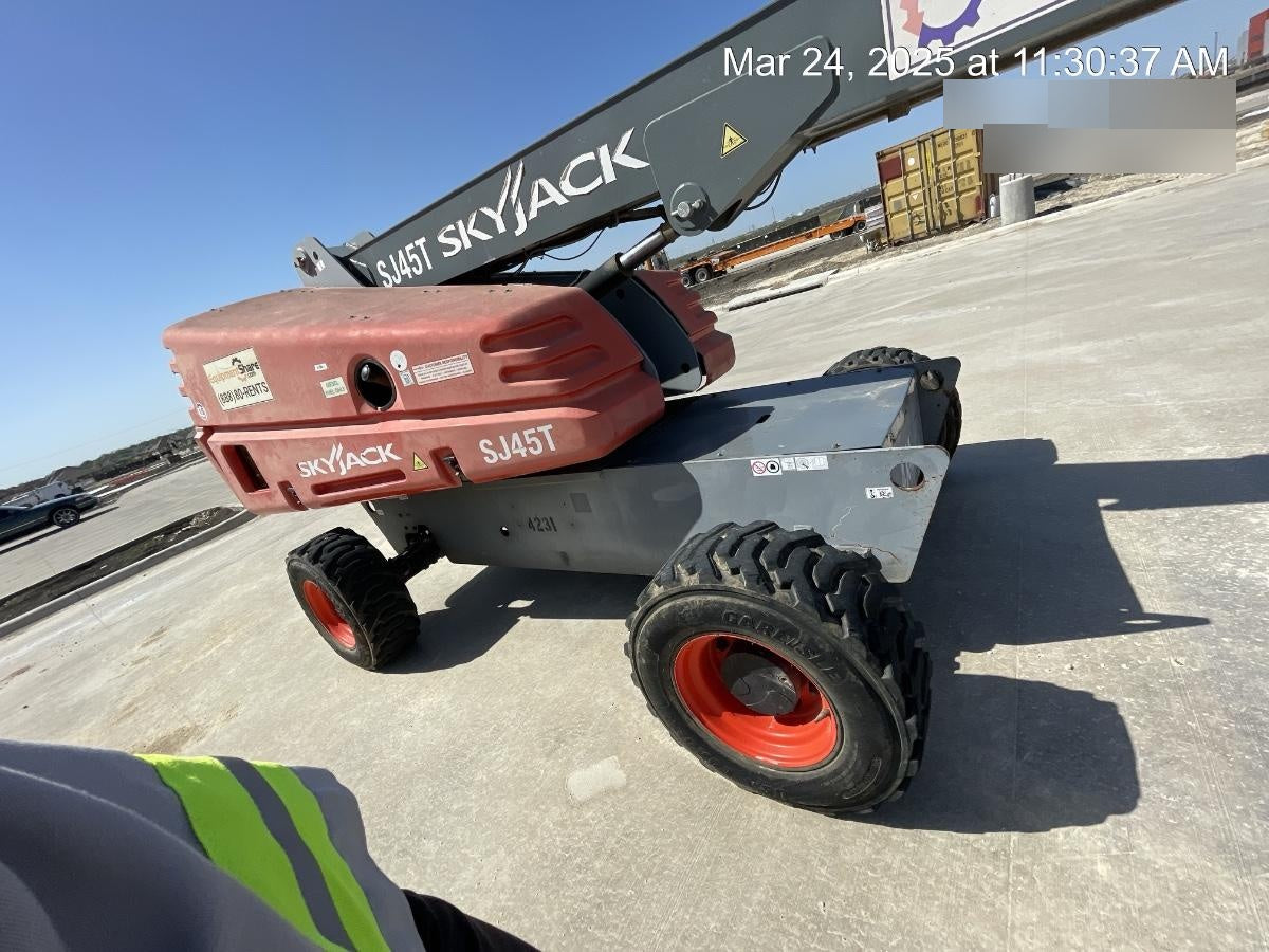 2017 SKYJACK SJ45T+