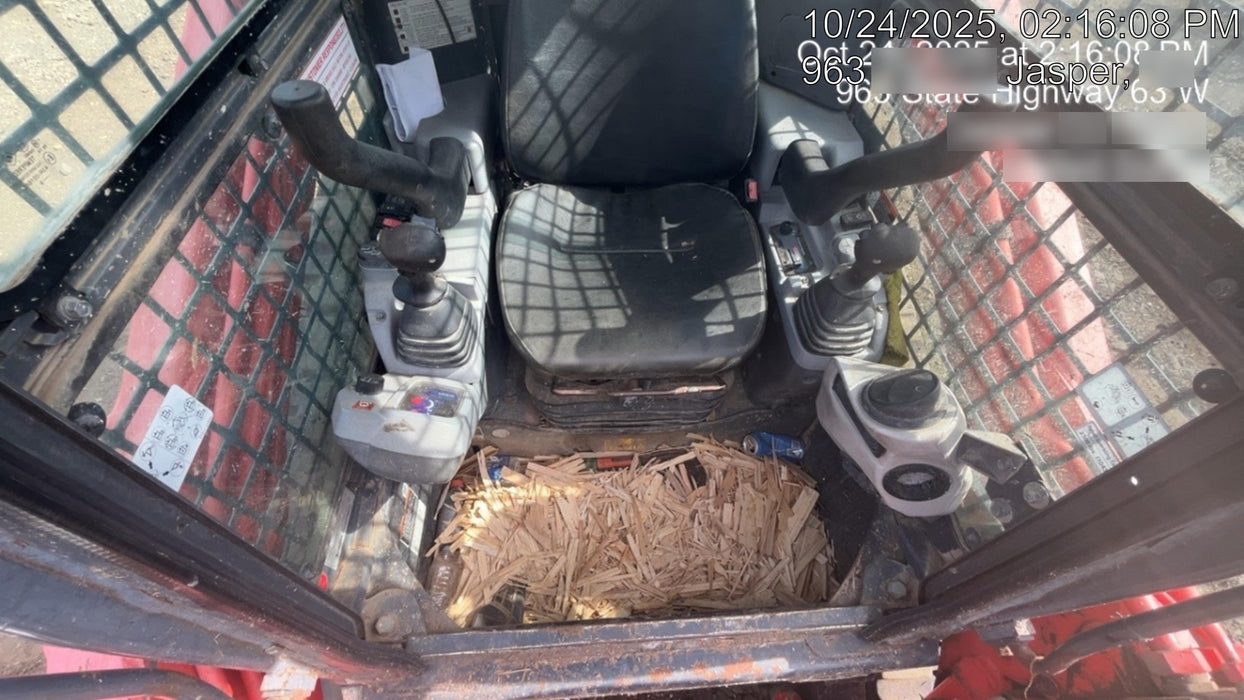 2019 Kubota SVL75-2 Cab/Heat/Air, Standard Tracks, Standard Flow, Hydraulic QC 68" HD Bucket w/ Smooth cutting edge