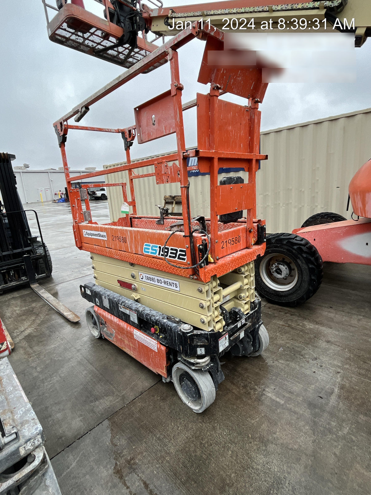 2022 JLG ES1932