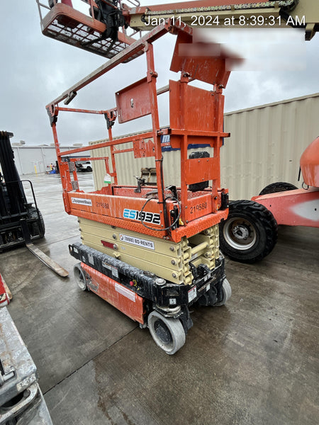 2022 JLG ES1932