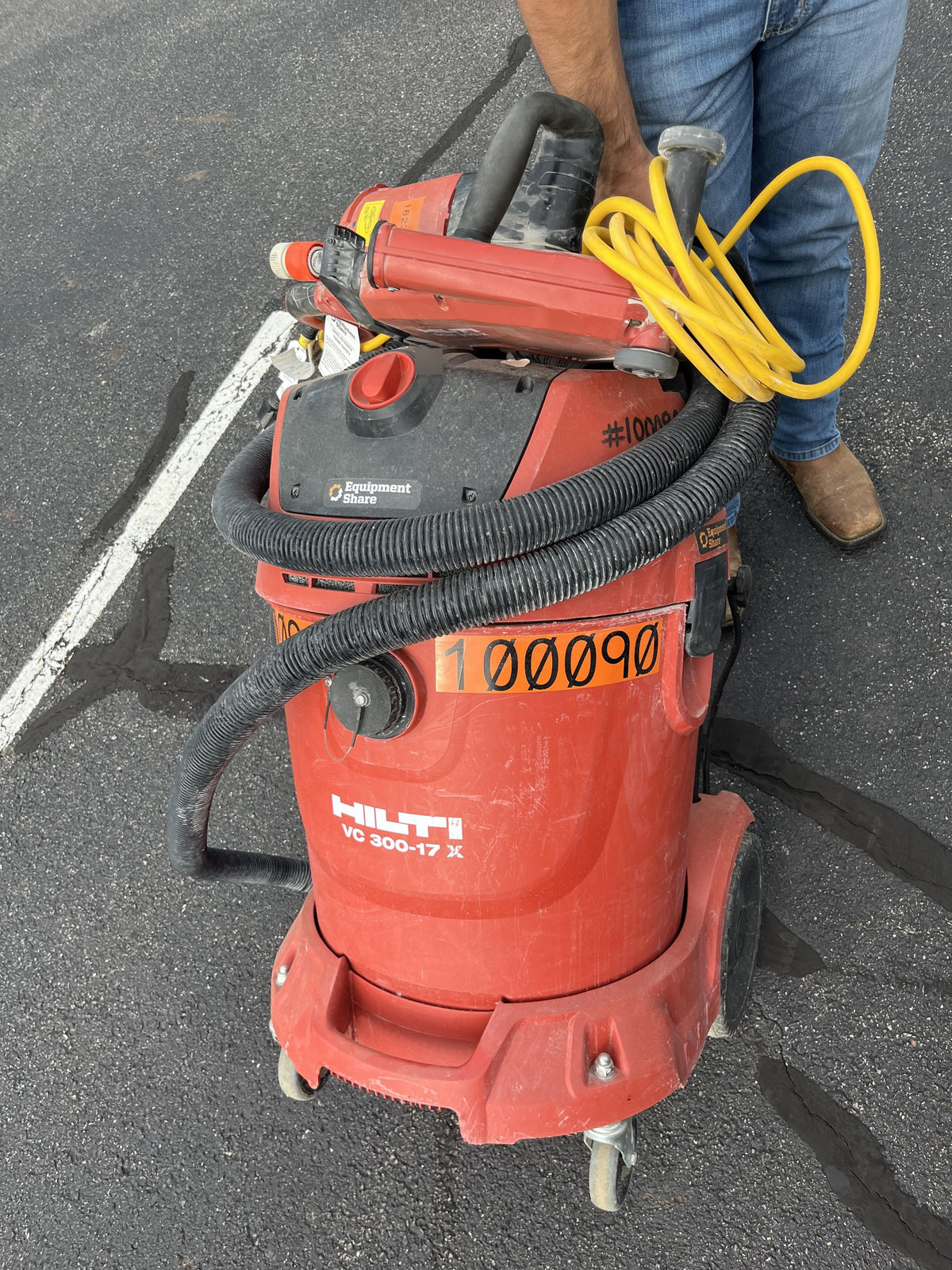 2020 HILTI VC 300-17 X