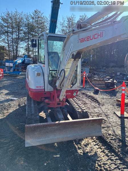 2020 TAKEUCHI TB-235-2CR