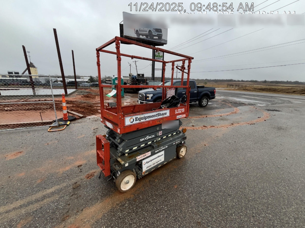 2021 SKYJACK SJ3219