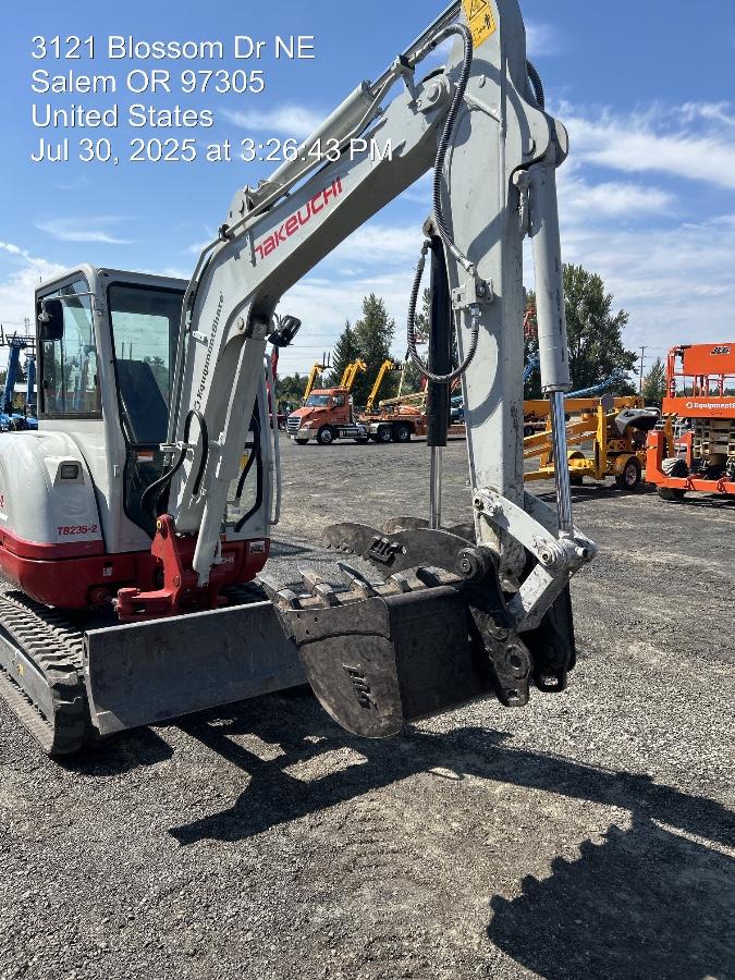 2025 TAKEUCHI TB235-2CR