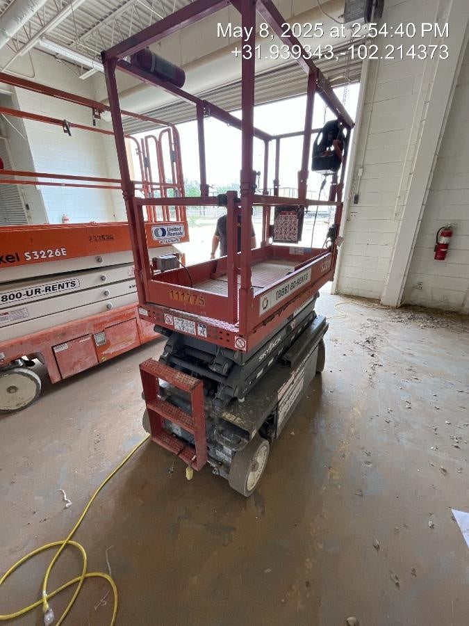 2020 Skyjack SJIII-3219 Solid NM Tires, Half height spring hinged entry gate, Dual Beacons, 800W Inverter