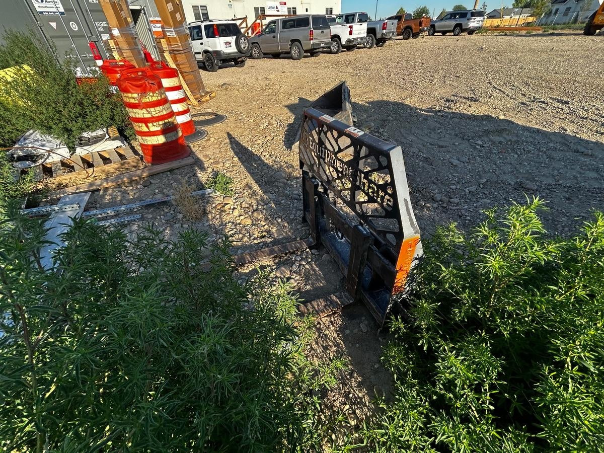 2021 PALADIN 48" Pallet Forks - Paladin