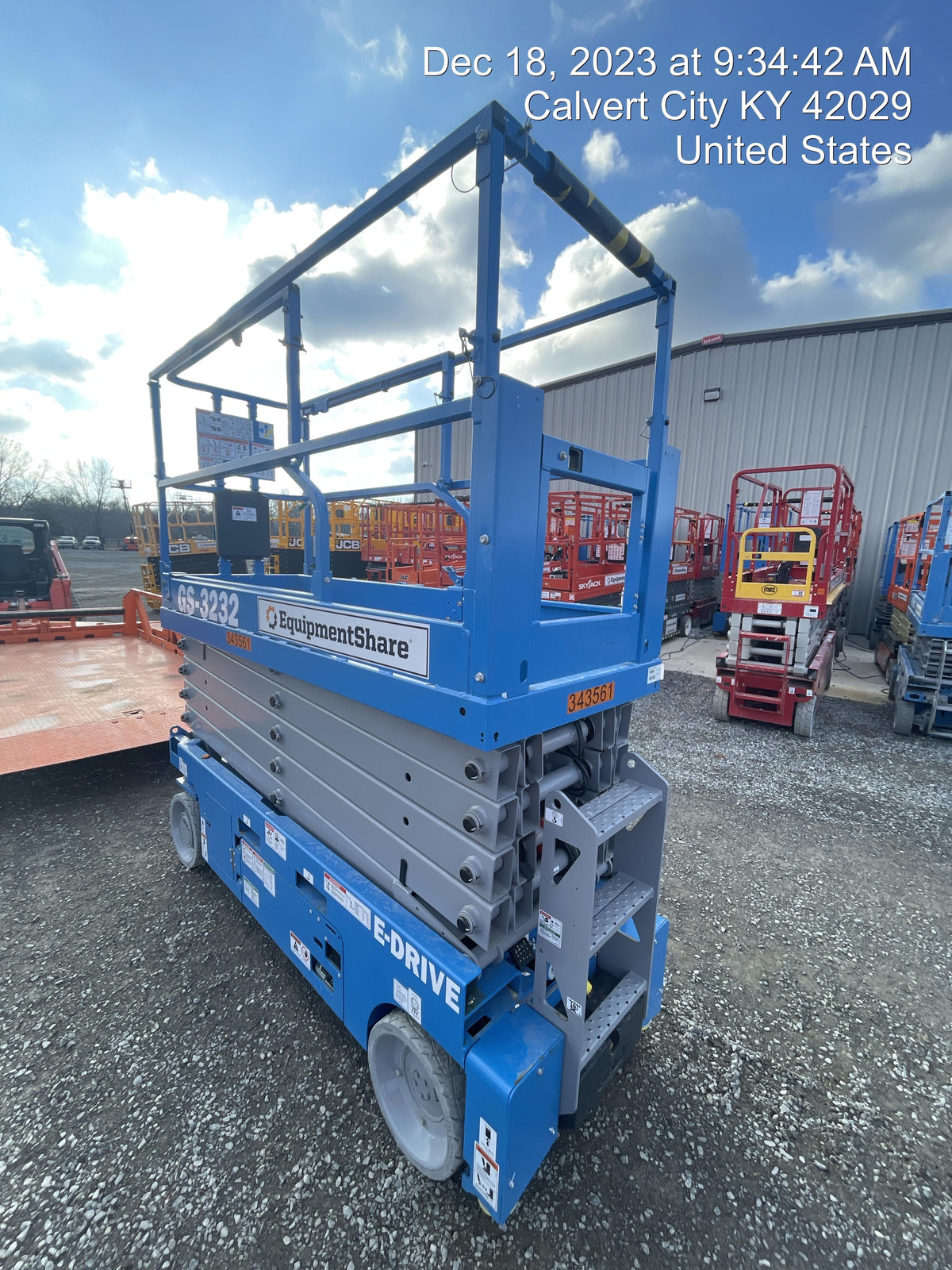 2023 GENIE GS-3232