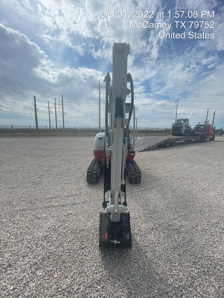 2022 TAKEUCHI TB235-2R