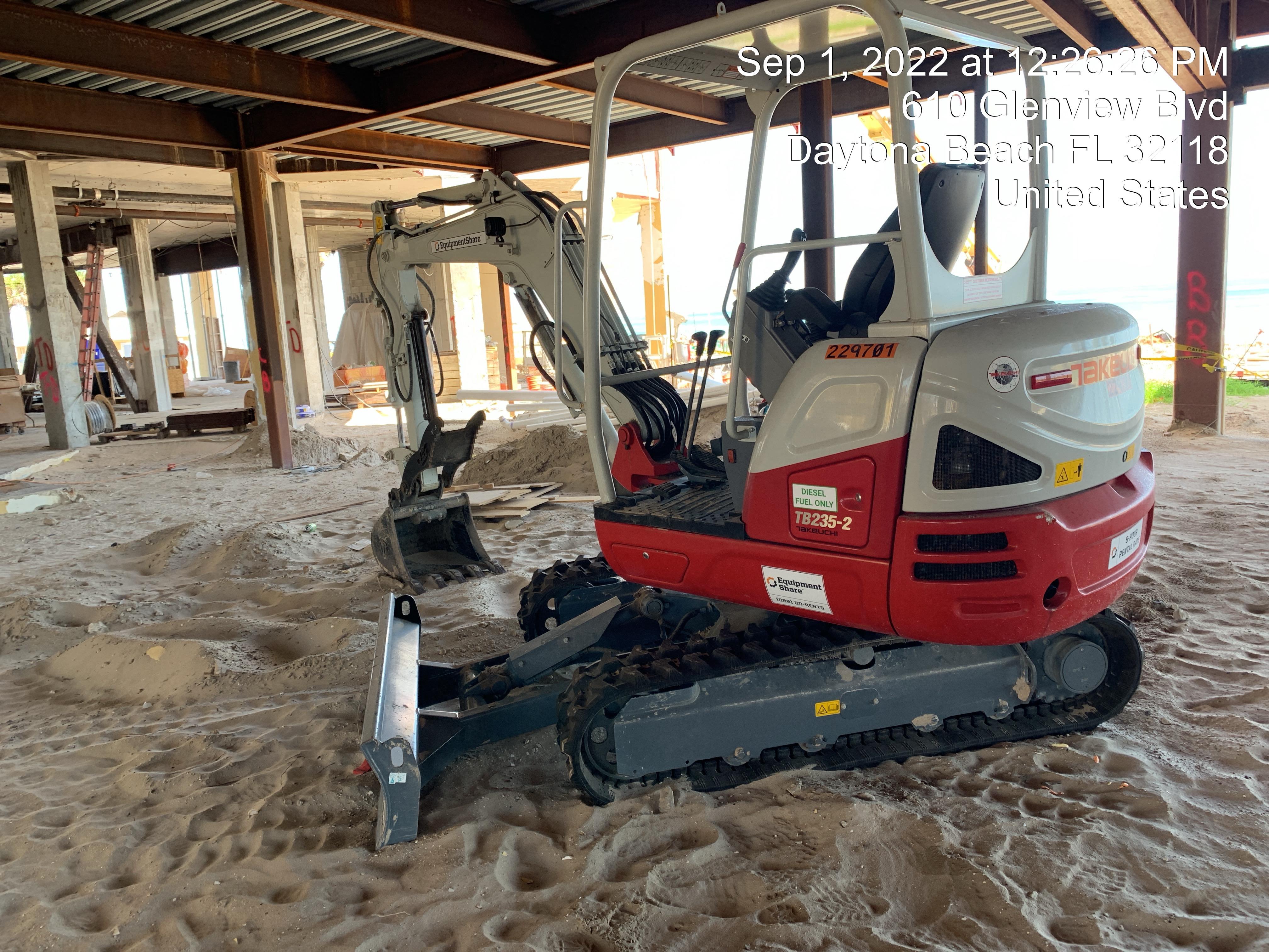2022 TAKEUCHI TB235-2R